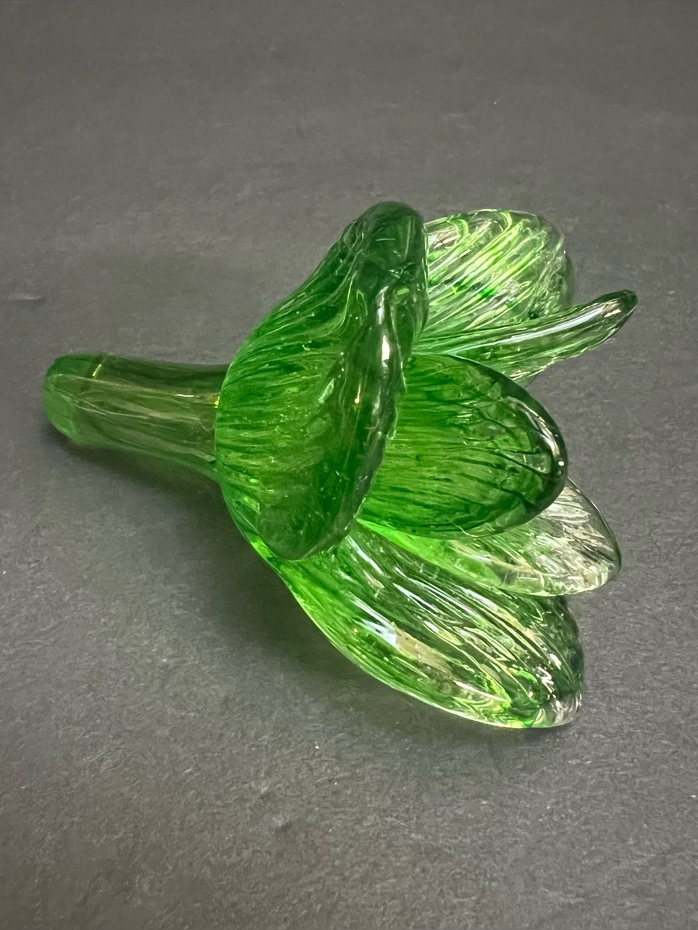Green Art Glass Flower Bottle
Stopper-3"